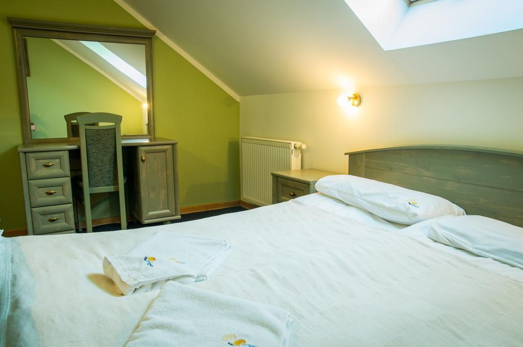 Bed and Breakfast Sloneczny Port Mikołajki Habitación foto