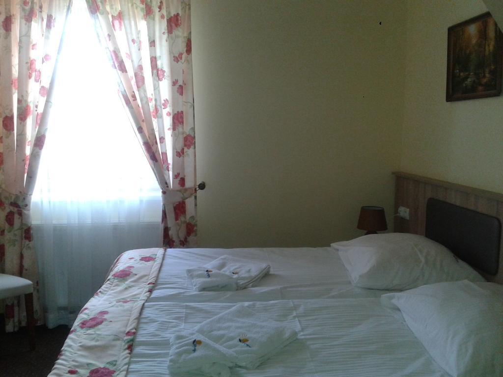 Bed and Breakfast Sloneczny Port Mikołajki Habitación foto